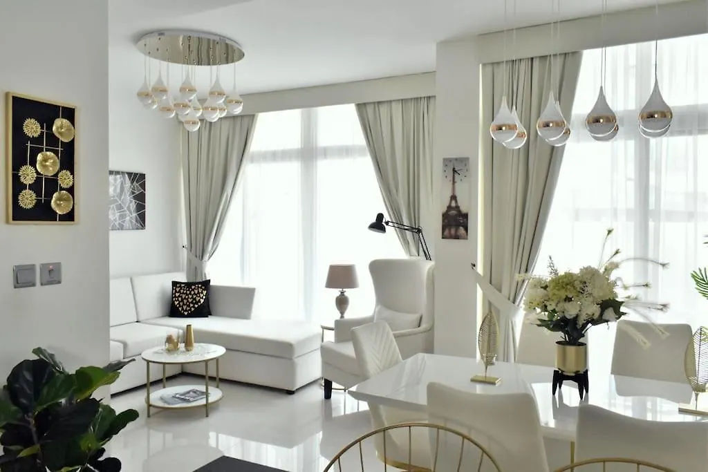 Lavish Villa In Dubai With Smart Office